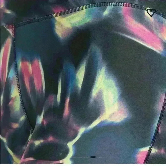 NWT Reebok ID Train Printed Leggings size M - Picture 9 of 9